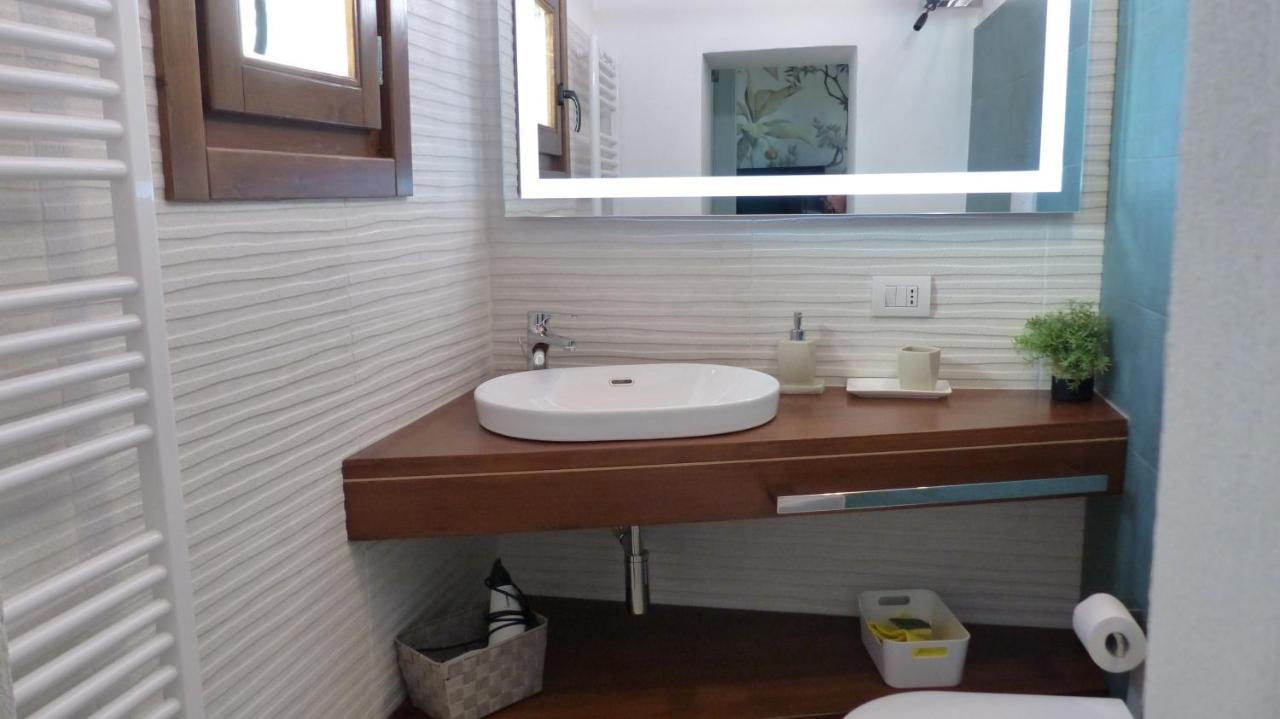 Apartmán I Fiori Nel Golfo Di Baratti Exteriér fotografie