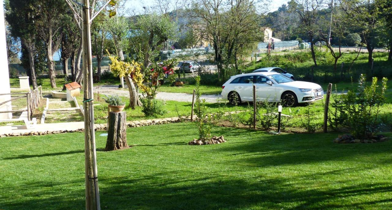 Apartmán I Fiori Nel Golfo Di Baratti Exteriér fotografie